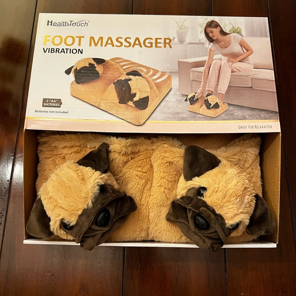 NWT Vibrating Foot massager, Dog pattern